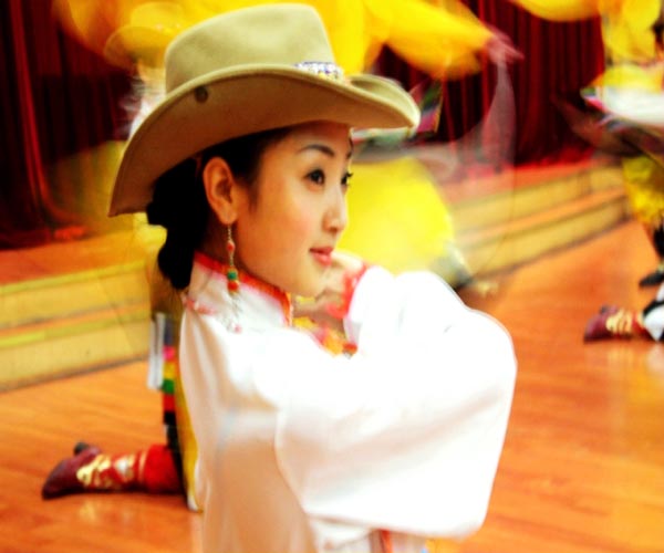 ༄༅།།གསན་དང་། ་་ལགས། །
